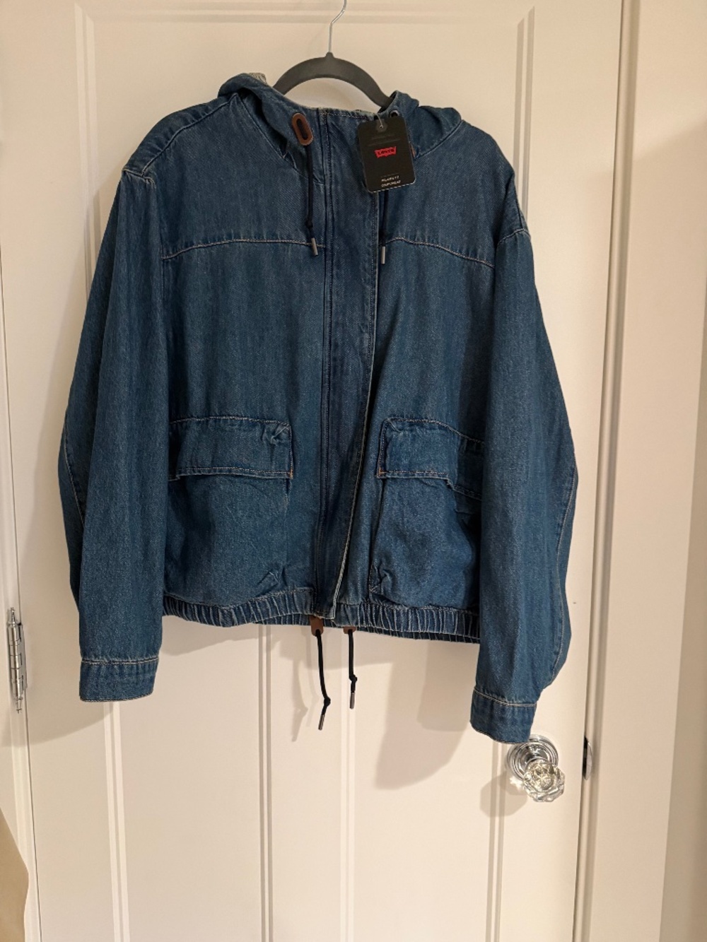 New With Tags Levis Relaxed Fit Hooded Denim Jacket XL